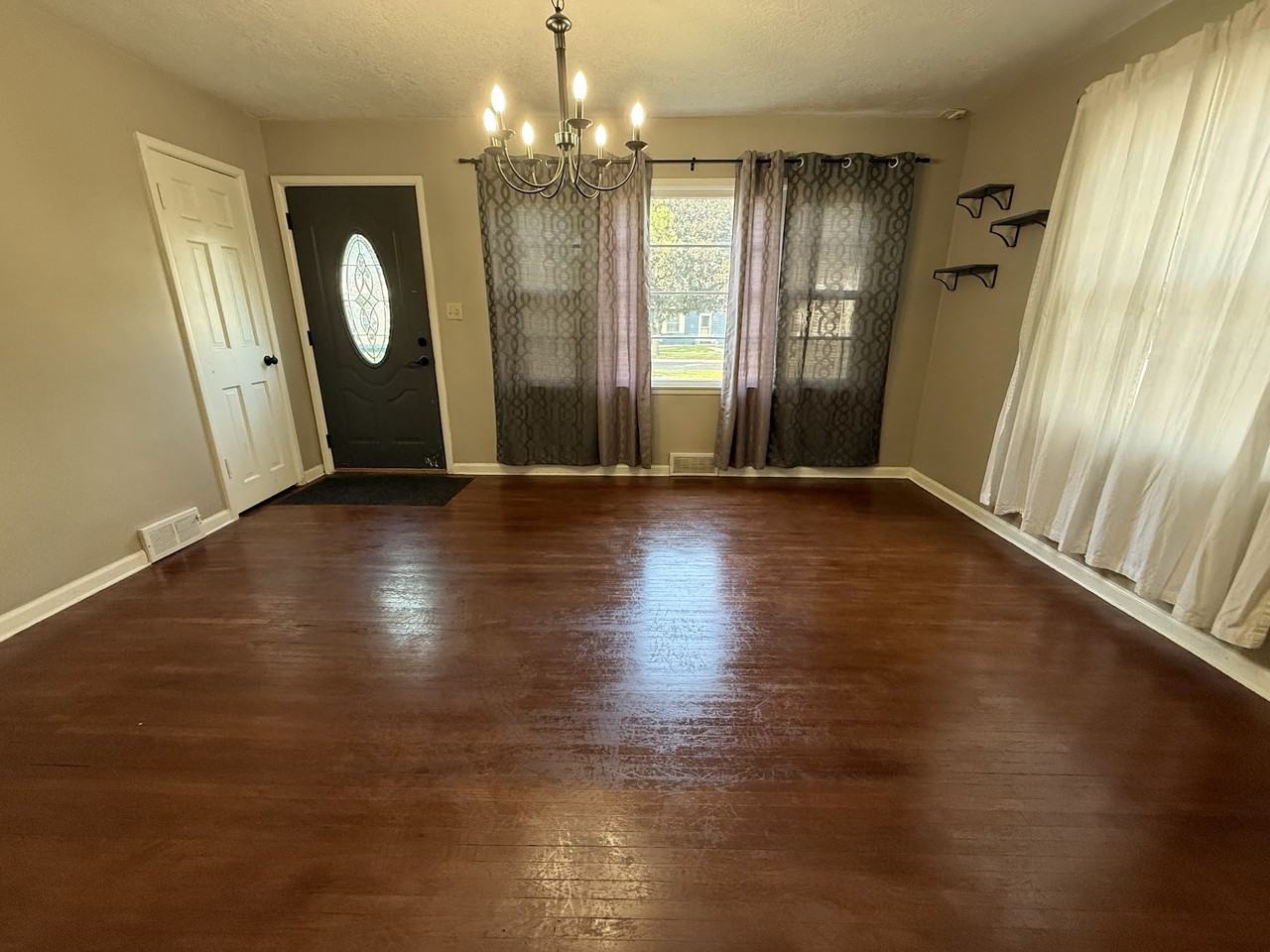 1505 S Wayland Ave #NA - Photo 2 of 17