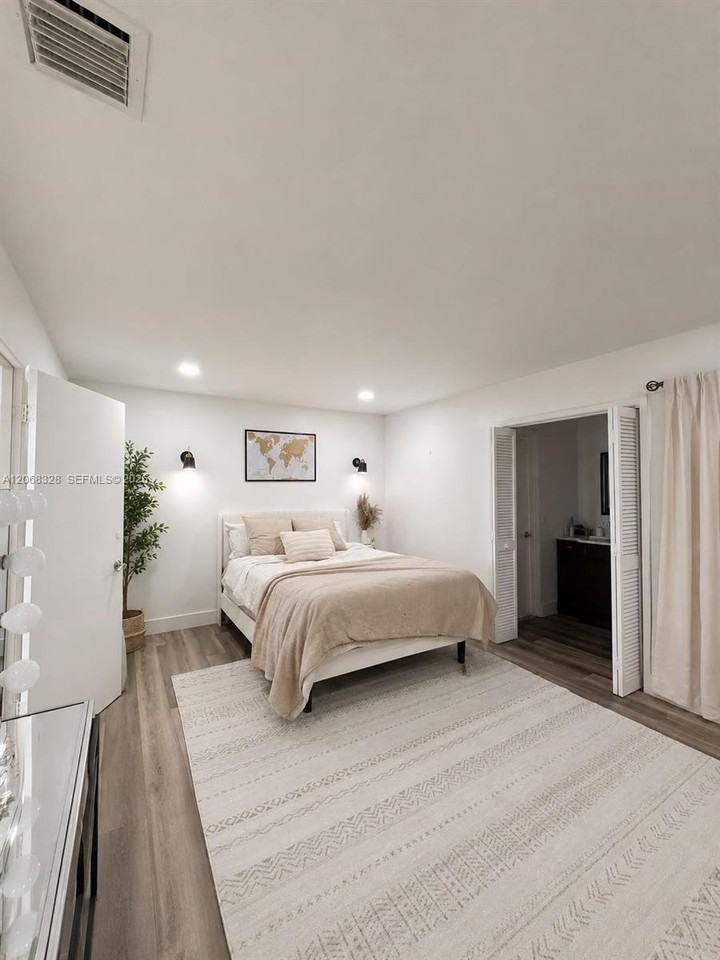9139 Fontainebleau Blvd #7 - Photo 3 of 29