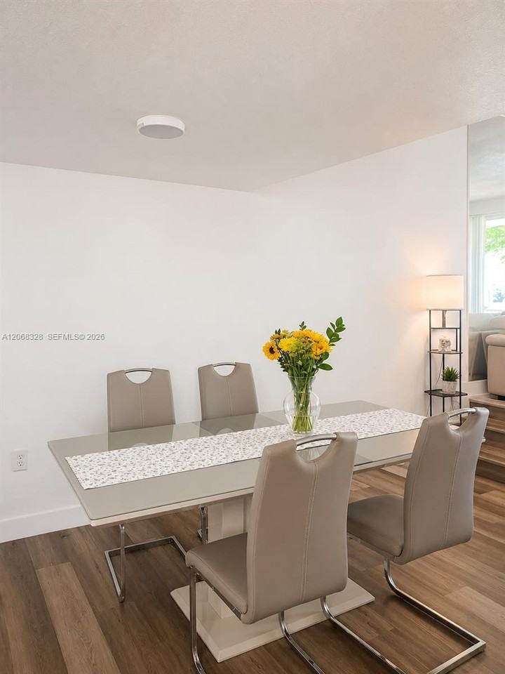 9139 Fontainebleau Blvd #7 - Photo 5 of 29