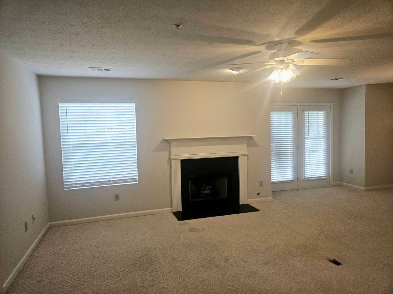 1391 Keys Crossing Dr Ne #1391 - Photo 4 of 17