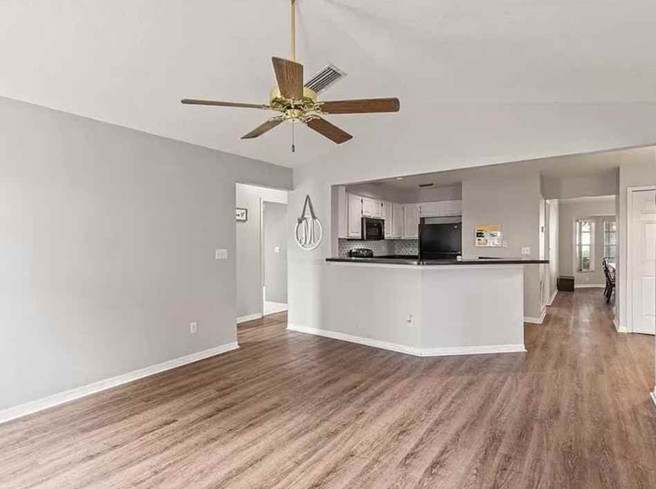 1547 Spring Ridge Cir #2 - Photo 3 of 6