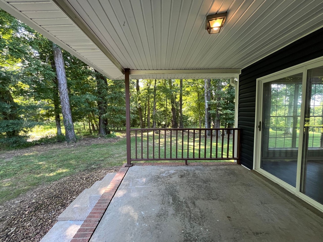 1130 Hunting Creek Ct - Photo 5 of 16