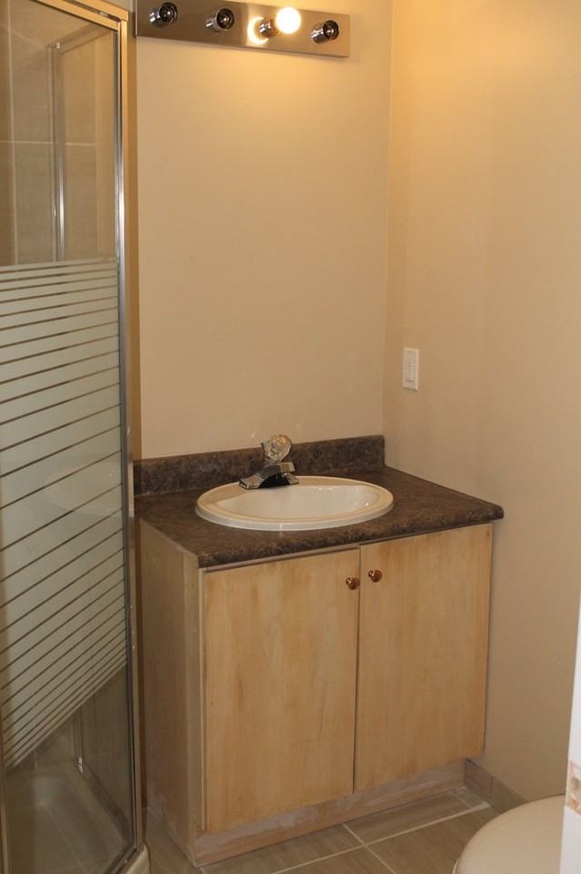 11 Séguin St - Photo 3 of 9