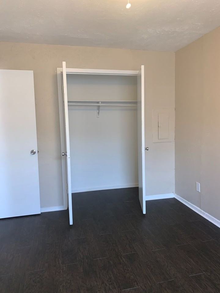 3823 Bonnie View Rd - Photo 3 of 14