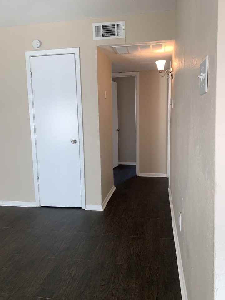 3823 Bonnie View Rd - Photo 7 of 14