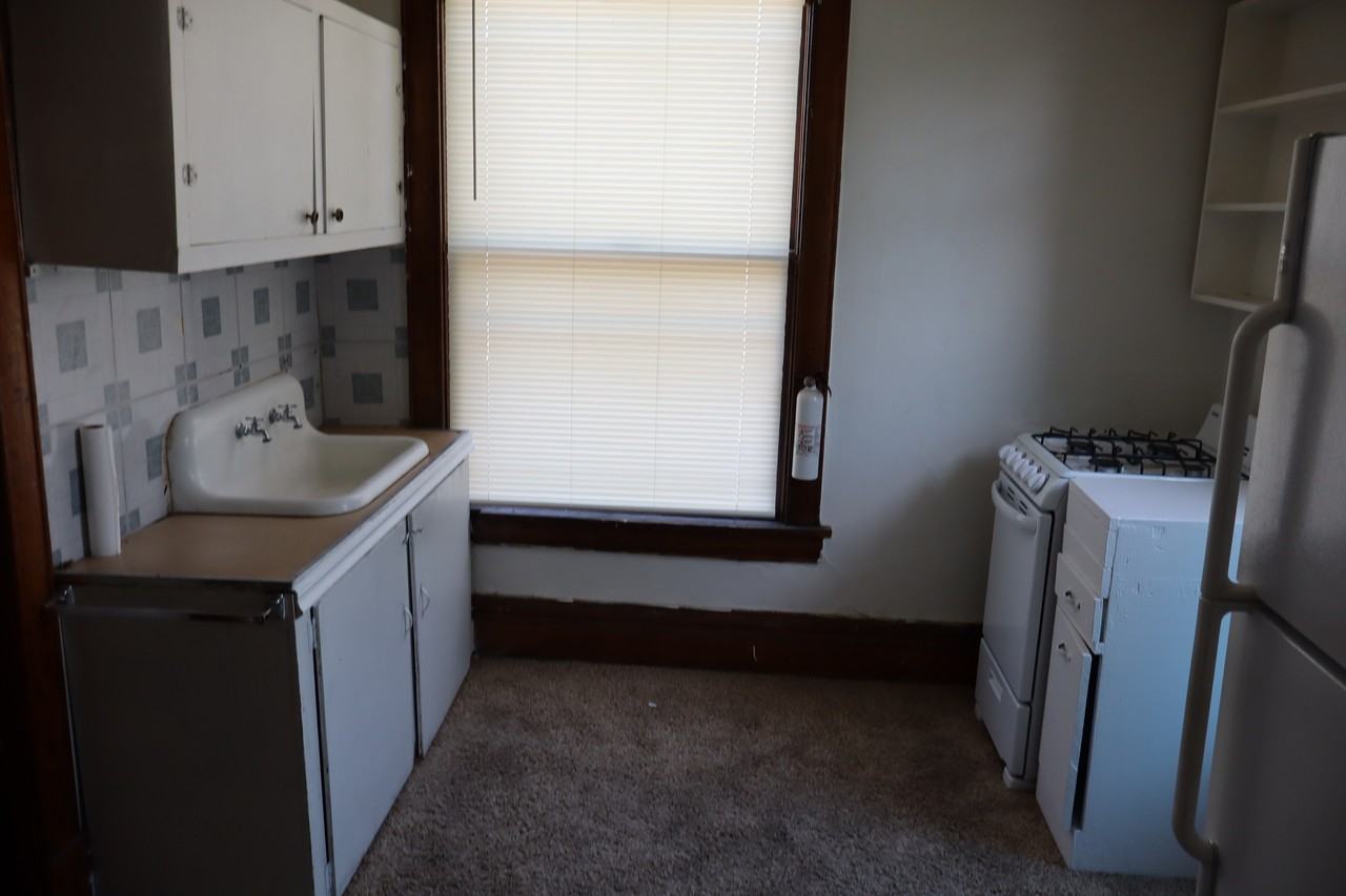 Ninth 209 S - 3 #3 - Photo 2 of 3