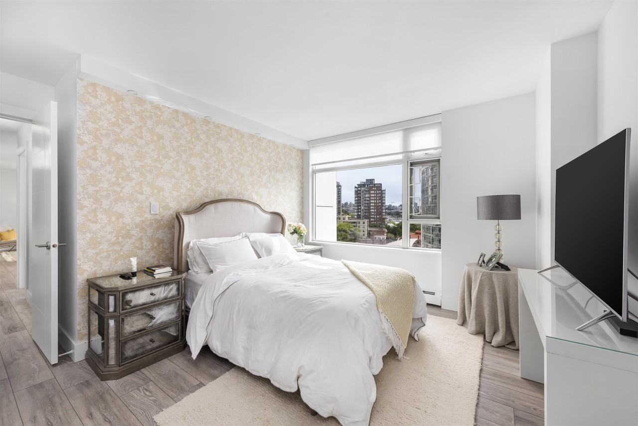 198 Aquarius Mews - Photo 2 of 11