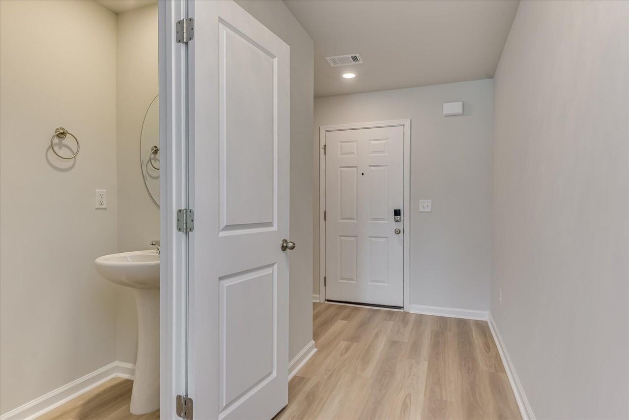 630 Downstream Ct - Photo 5 of 39