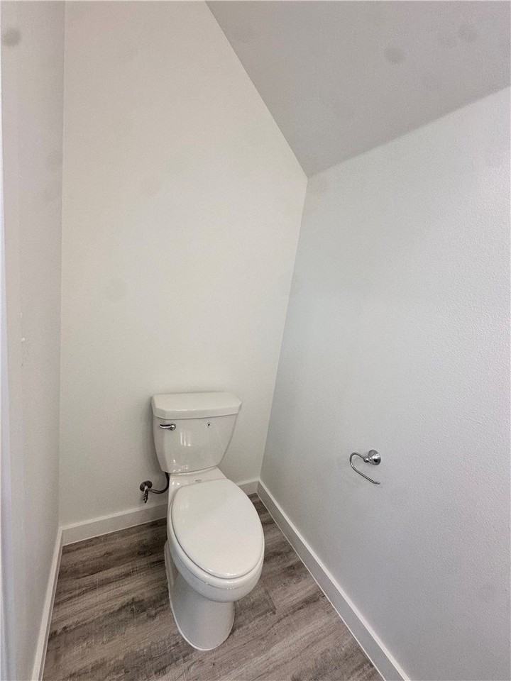 861 States Ave - Photo 3 of 22