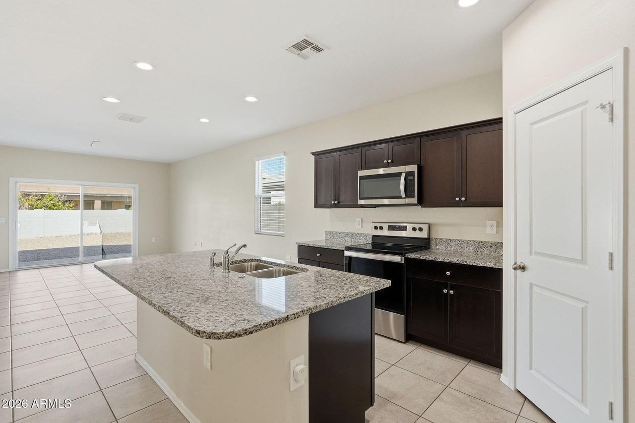 3766 S 247th Ave - Photo 2 of 37