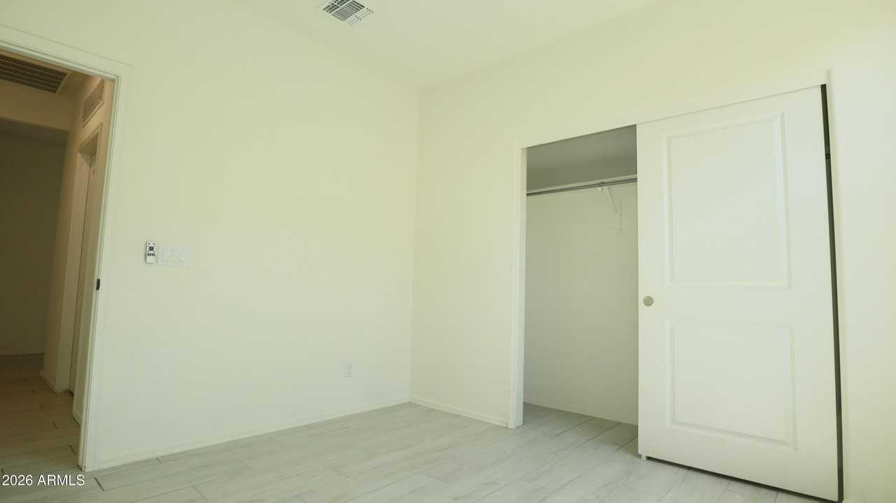2413 W Sunland Ave - Photo 4 of 15