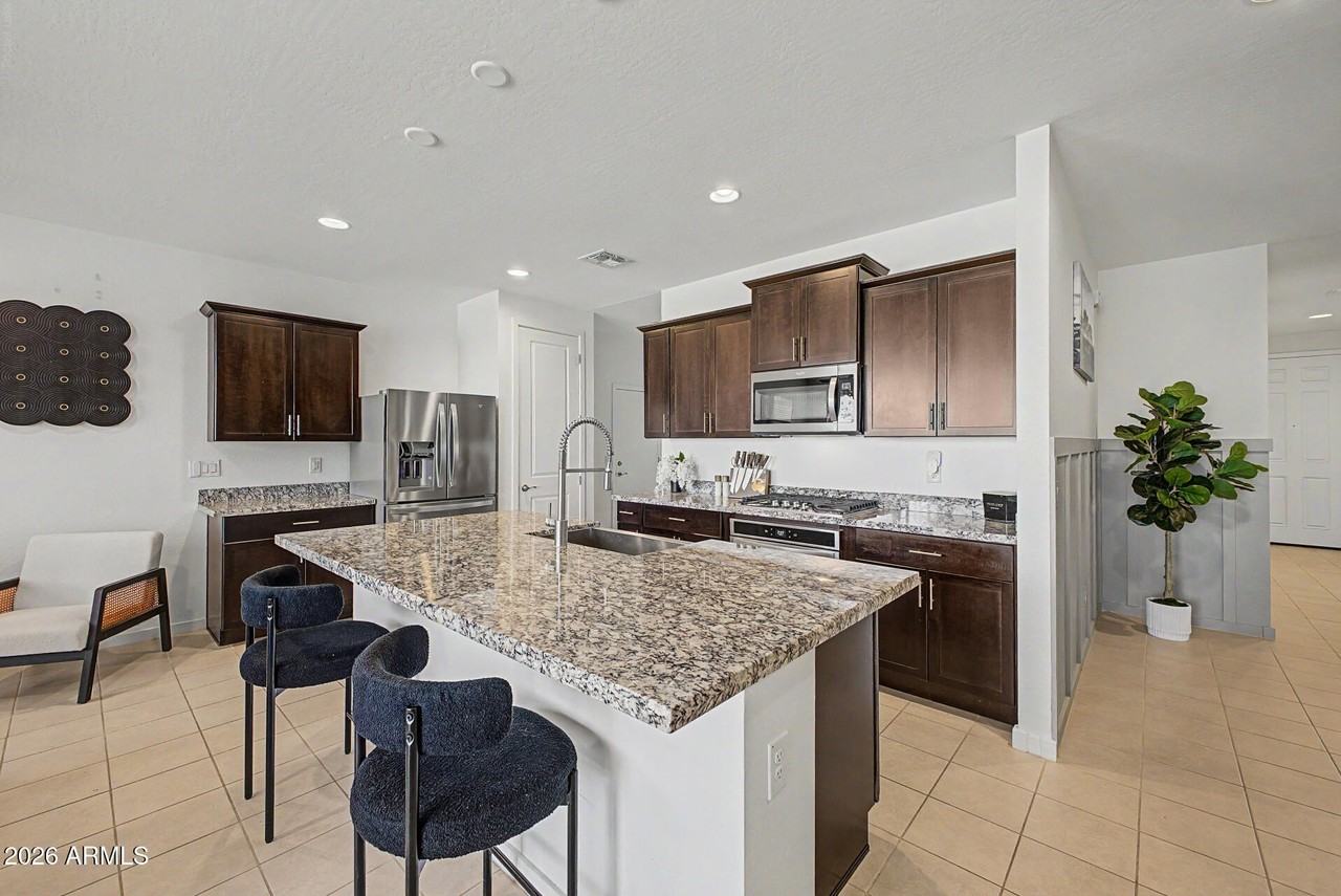 4370 W Suncup Dr - Photo 4 of 42