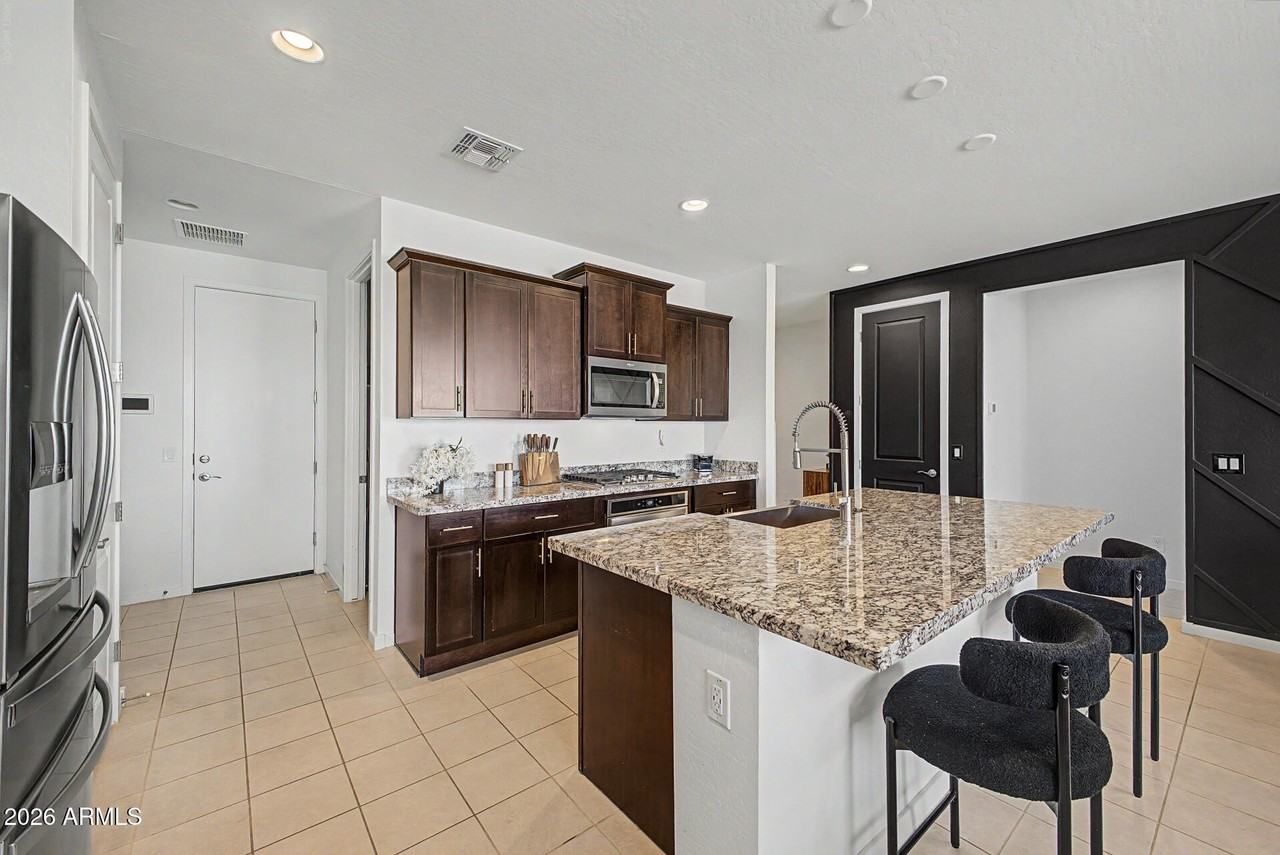 4370 W Suncup Dr - Photo 6 of 42