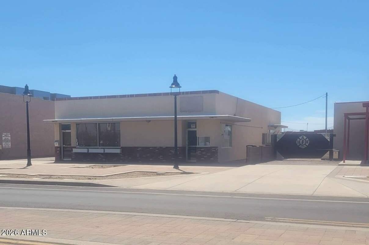 56 S Center St - Photo 2 of 20