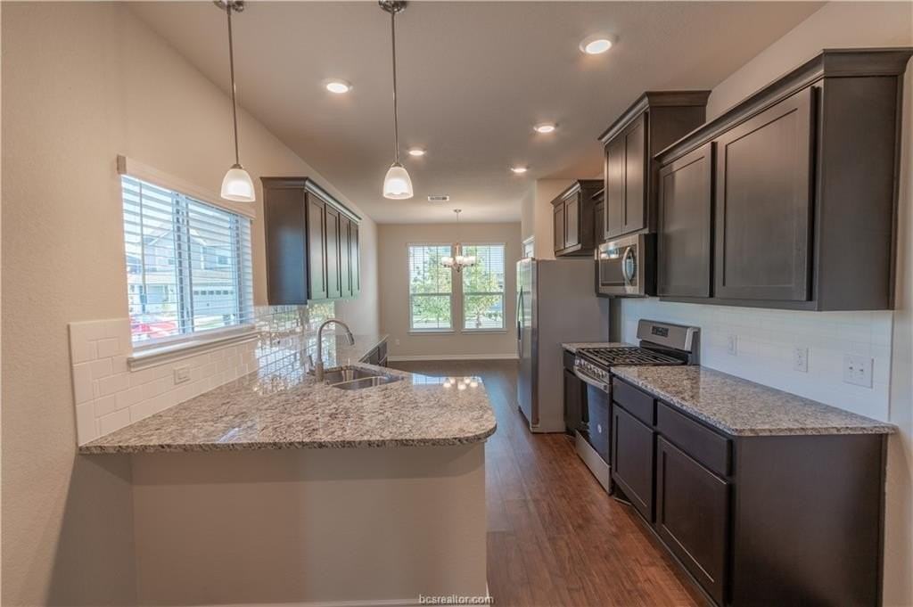 1069 Toledo Bend Dr - Photo 2 of 14