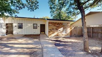 featured image of 916 Navarro Dr
