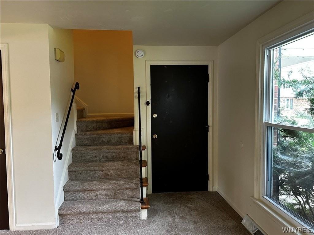 180 Greenfield Dr #180 - Photo 2 of 12