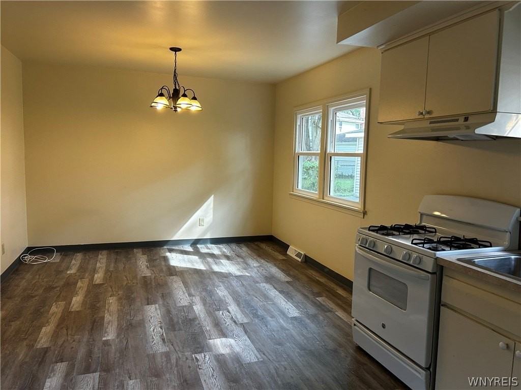 180 Greenfield Dr #180 - Photo 4 of 12