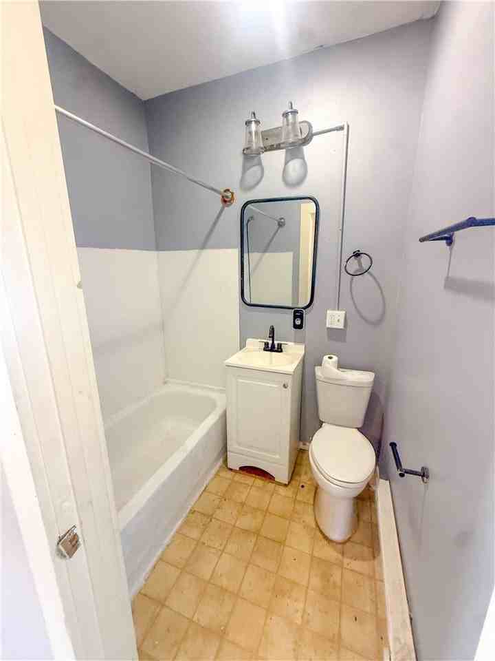 308 Reynolds St #1 - Photo 7 of 13