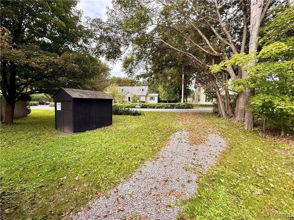 35 1/2 Elm St - Photo 5 of 5