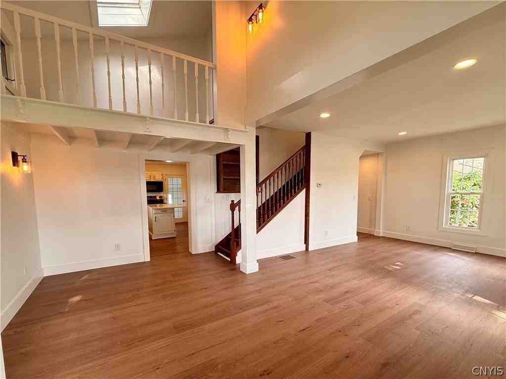 35 Elm St - Photo 3 of 19