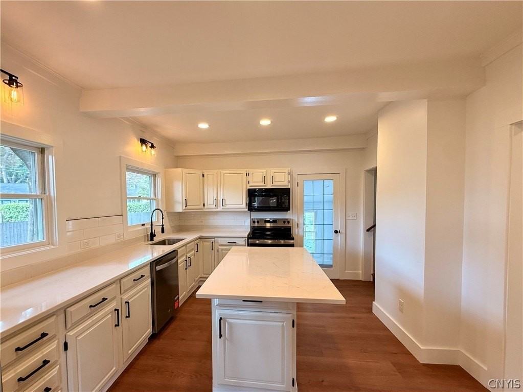 35 Elm St - Photo 4 of 19