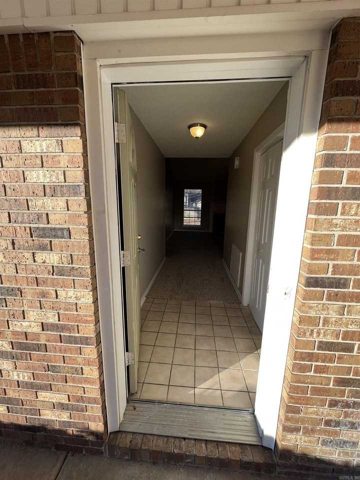 11 W Plaza Blvd - Photo 4 of 30