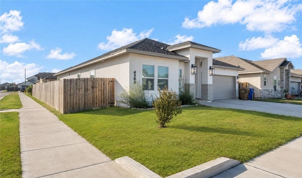 4102 Nadia Dr - Photo 2 of 27