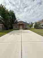 featured image of 2712 Sw I Ave