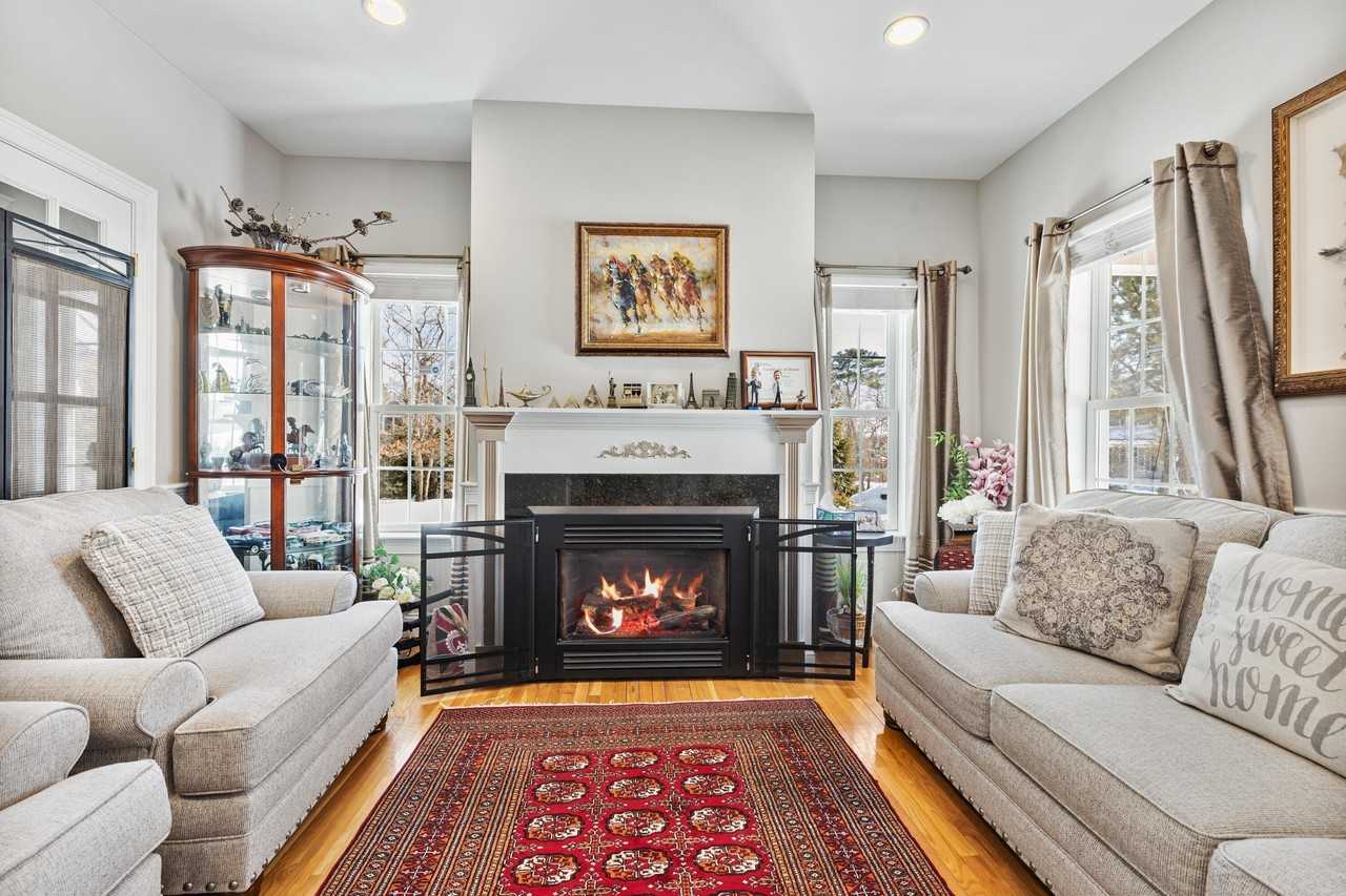 111 Sisters Cir - Photo 4 of 34
