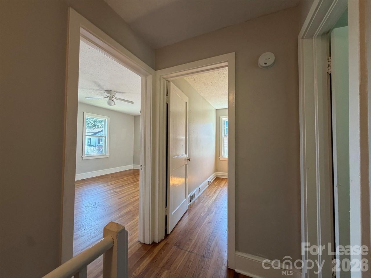 423 N Center St - Photo 6 of 9