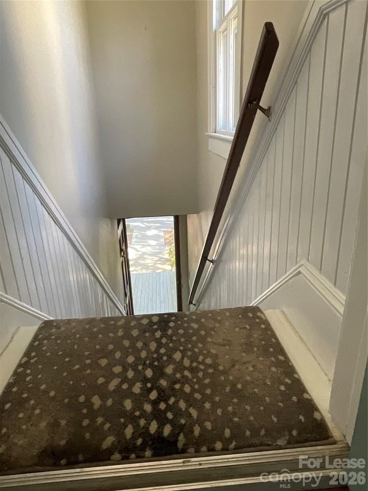 1511 Cleveland Ave - Photo 4 of 31