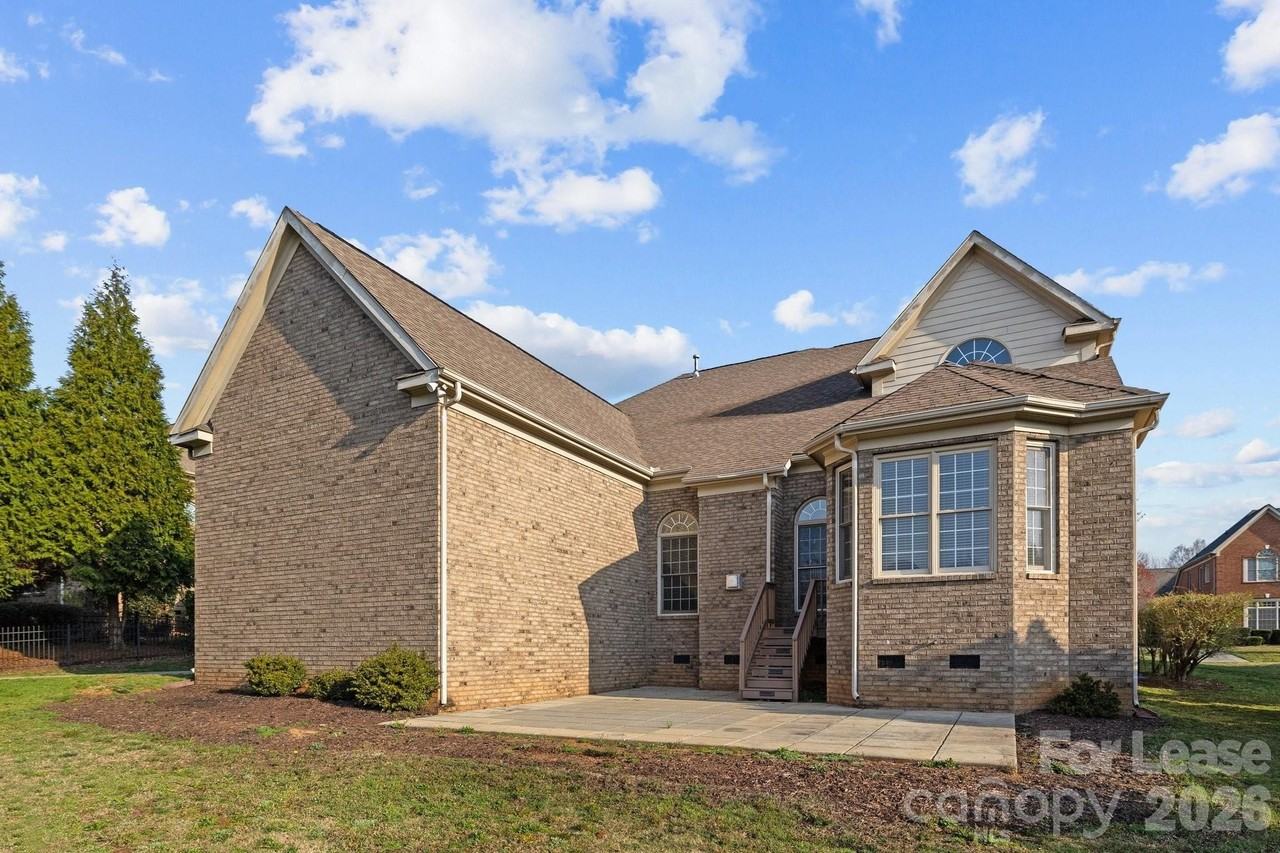 3907 Voltaire Dr - Photo 2 of 48