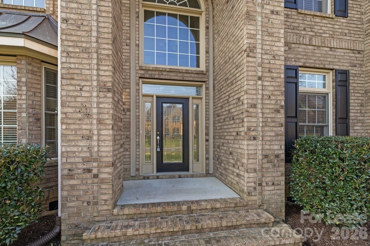 3907 Voltaire Dr - Photo 3 of 48