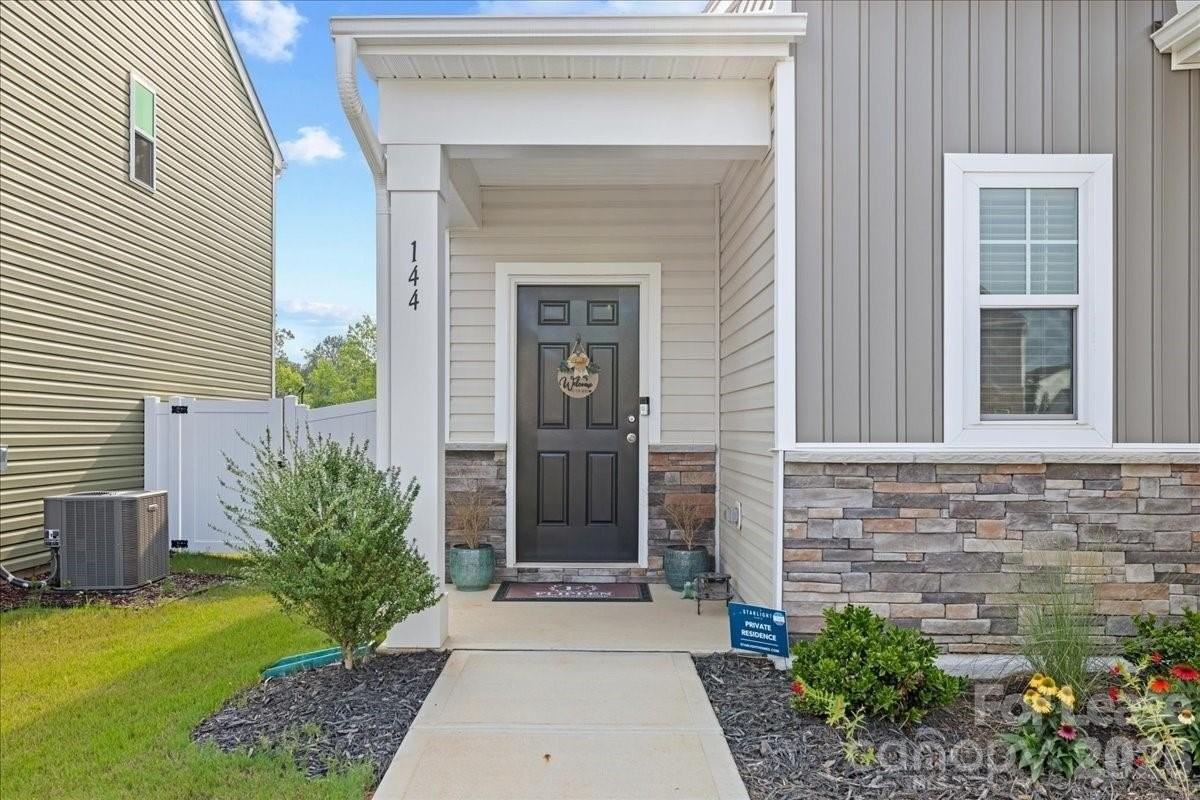 144 Babbling Brook Dr - Photo 2 of 48