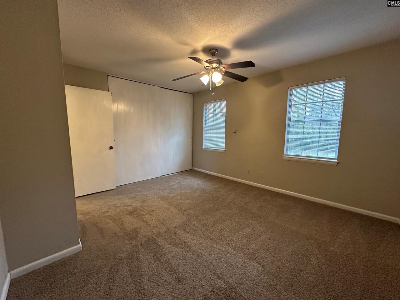 1908 Ashford Ln - Photo 6 of 14