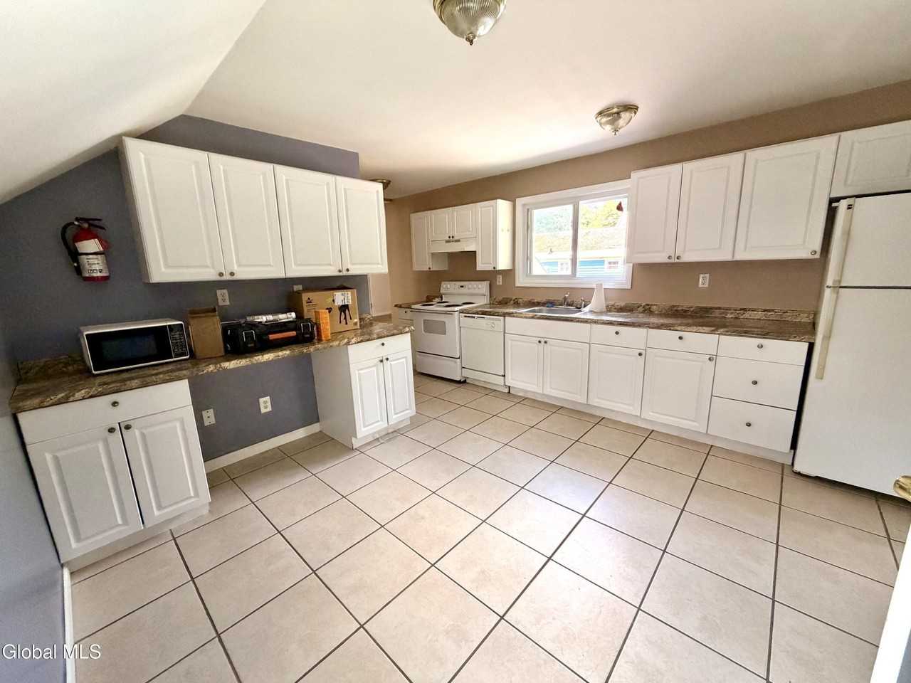 20 Van Dorn St #2ndFL - Photo 7 of 21