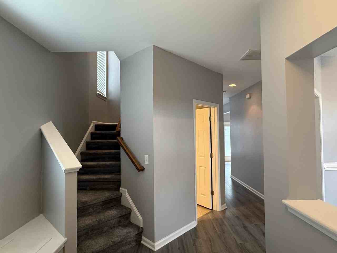 194 Avonshire Dr - Photo 2 of 21