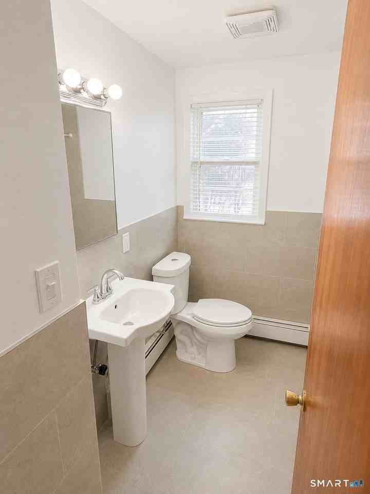 46 Myron Ave - Photo 5 of 9