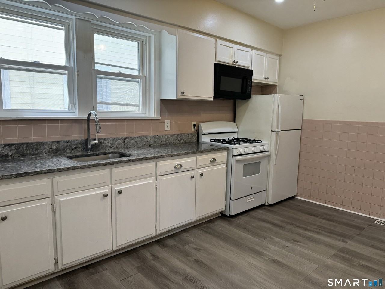 66 Henry St - Photo 2 of 8