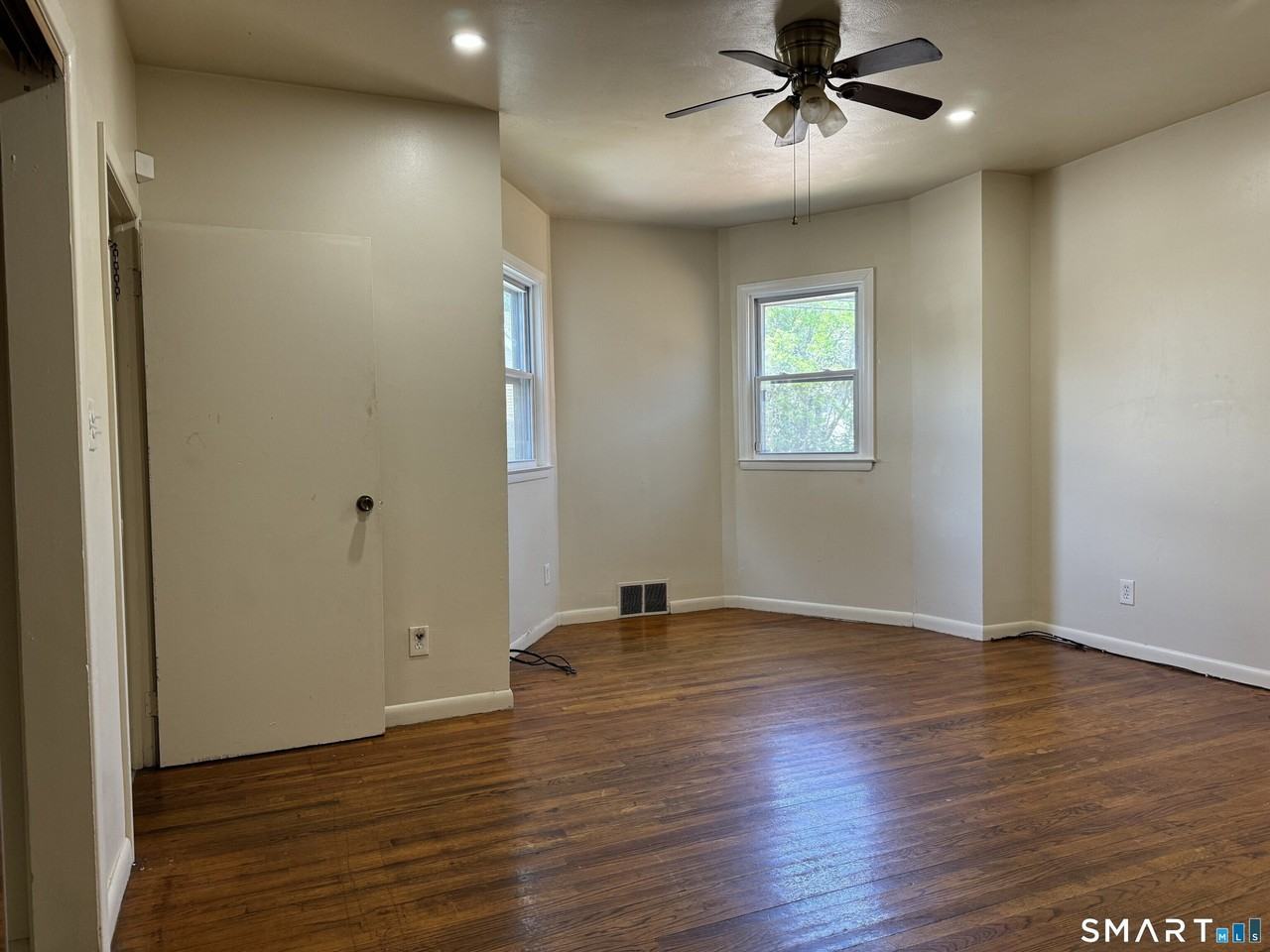 66 Henry St - Photo 6 of 8