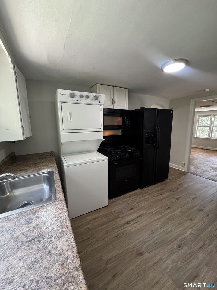 35 Goodyear St #3 - Photo 4 of 10