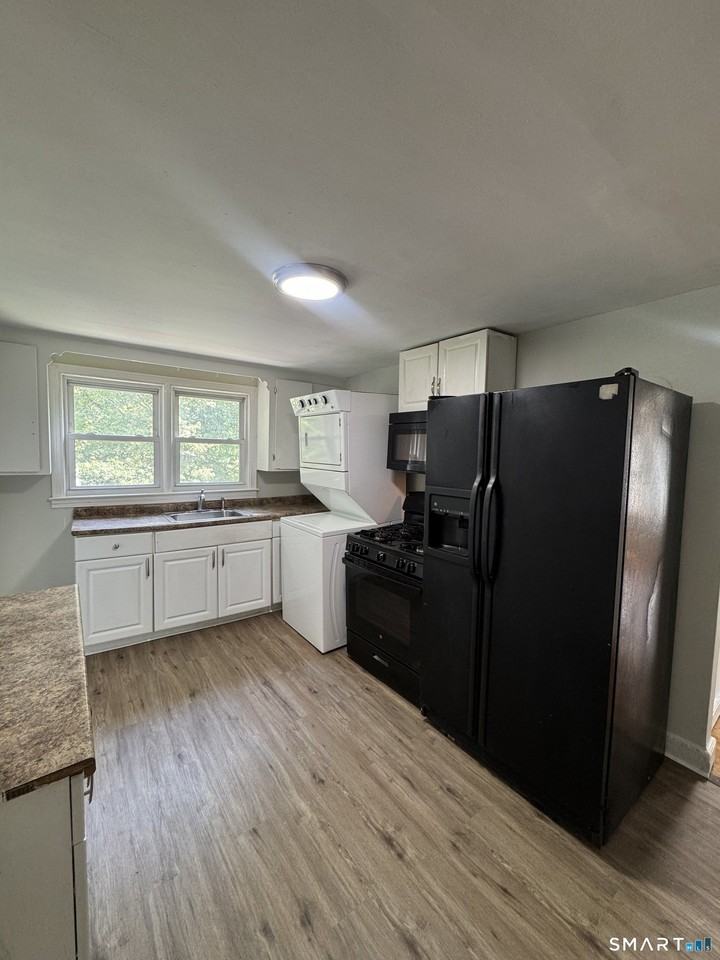 35 Goodyear St #3 - Photo 5 of 10