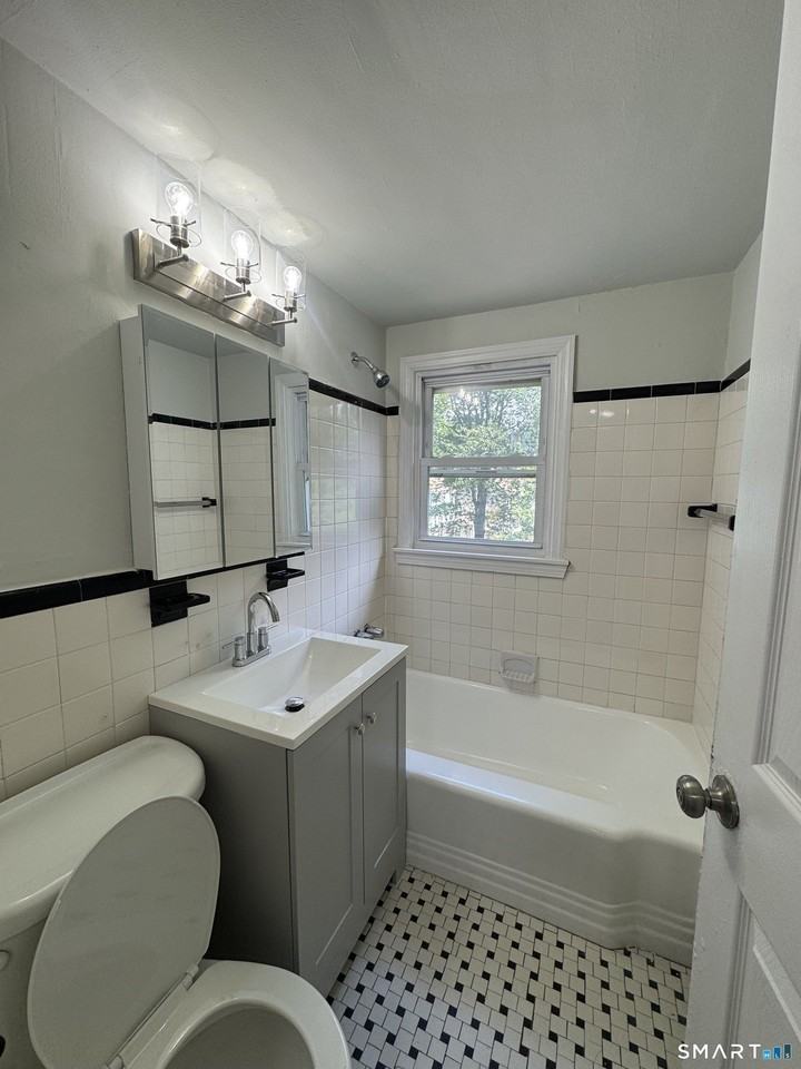 35 Goodyear St #3 - Photo 7 of 10