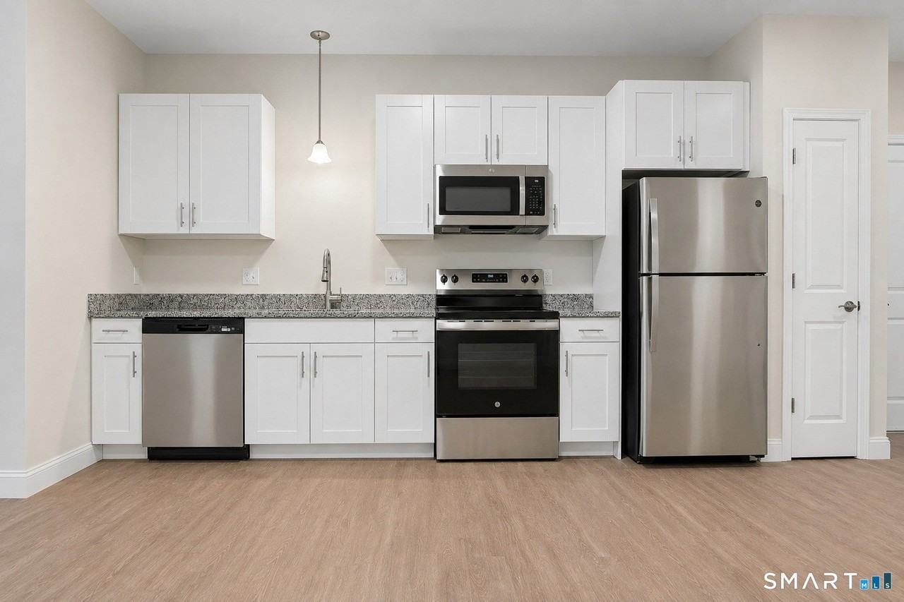55 Steele Blvd #306