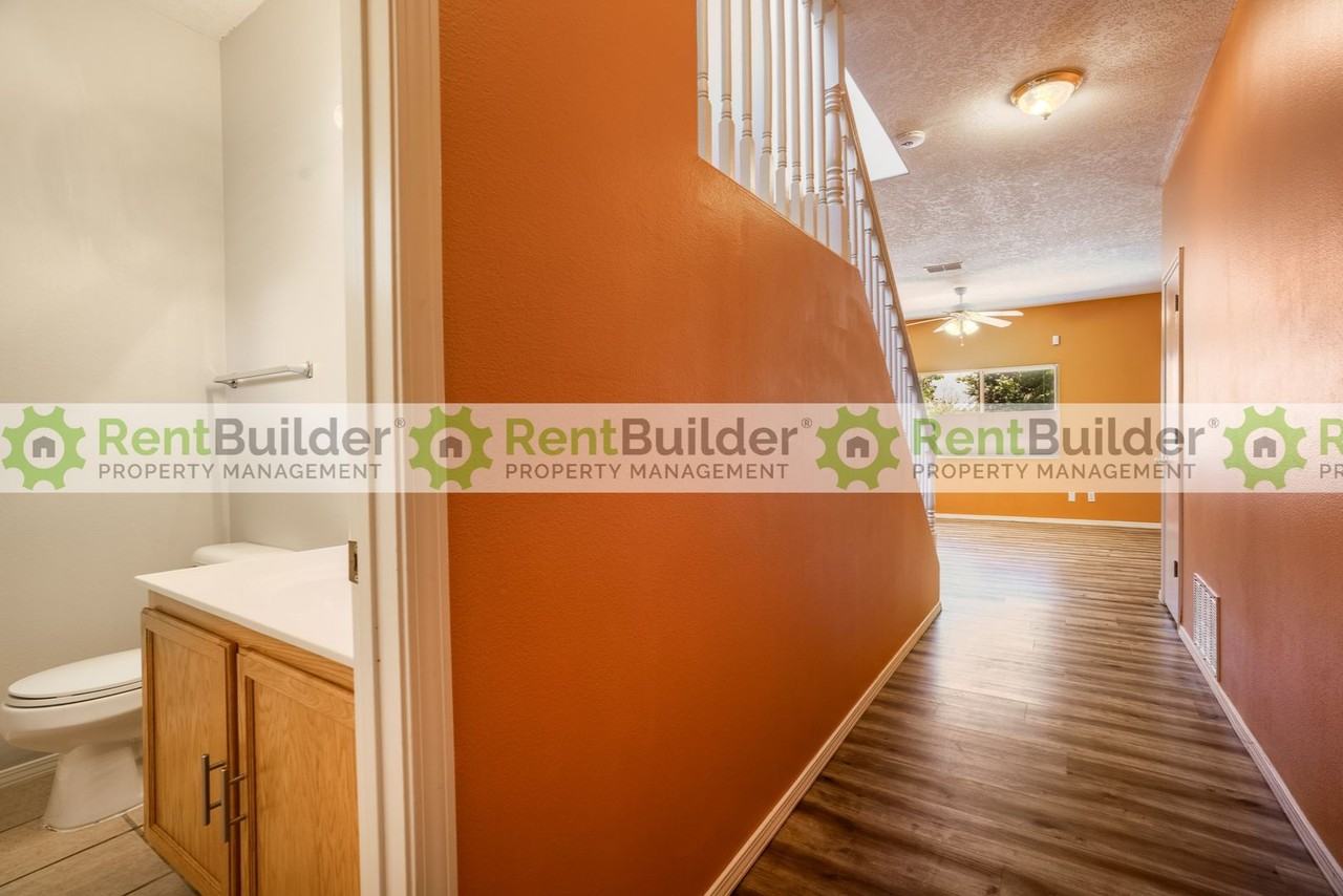 1105 Casa Tomas Rd Ne - Photo 3 of 25