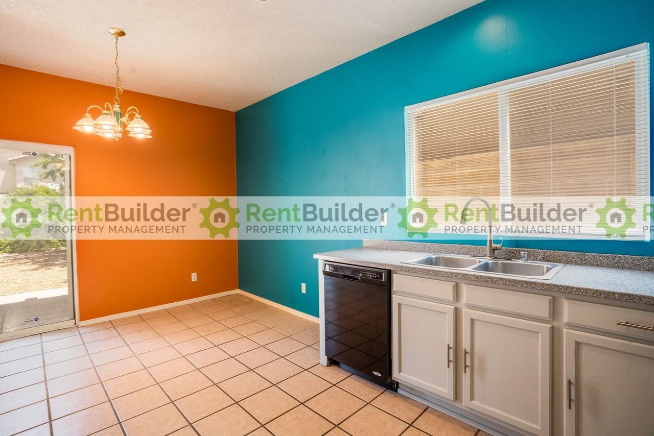 1105 Casa Tomas Rd Ne - Photo 7 of 25