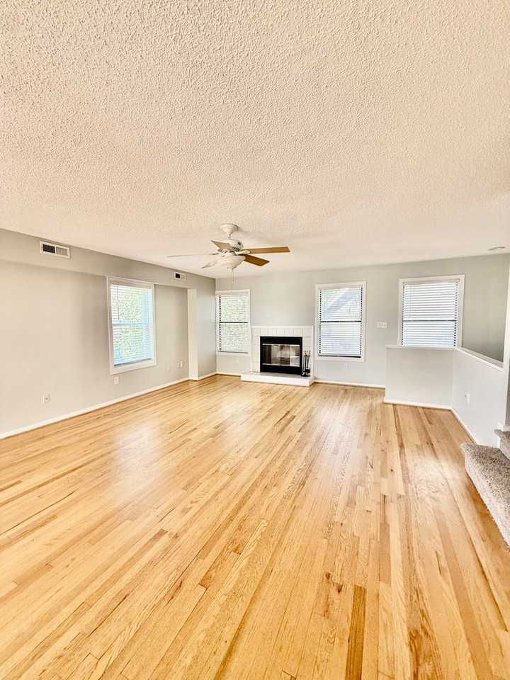 2306 Bergen Ct - Photo 4 of 29