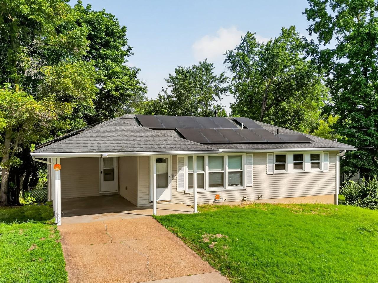 2059 Wilbert Dr - Photo 4 of 50
