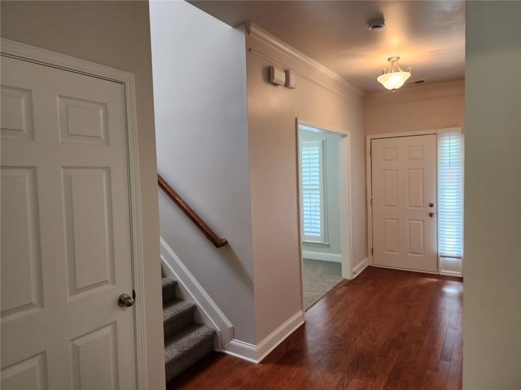 465 Roland Manor Dr - Photo 3 of 22